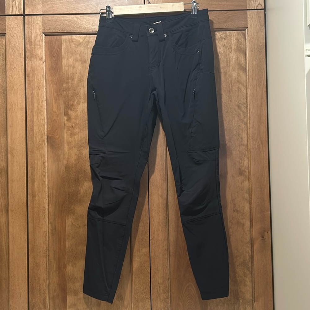 Duluth Trading Co Flexpedition Skinny Leg Pants, size 4 short